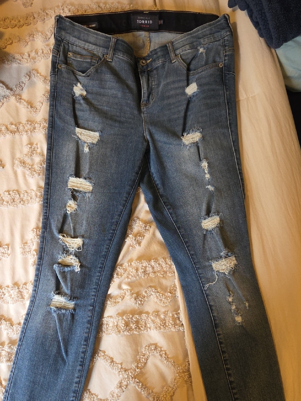 torrid Light Blue Ripped Skinny Jeans Bombshell Skinny